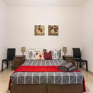 Appartement Superbly Located Cosy 2-bedroom, La Valette